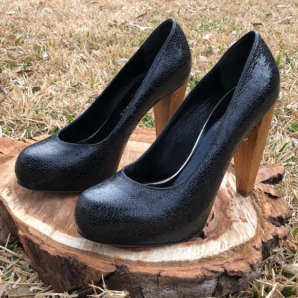 Loeffler Randall Platform Pumps in Black 7 Mint w/ only minimal scuffing to sole